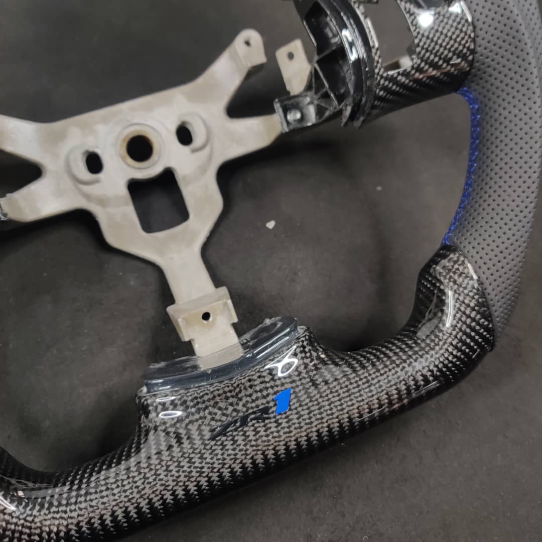 2006-2013 C6 Corvette Custom Carbon Fiber Steering Wheel - AutoLEDTech.com