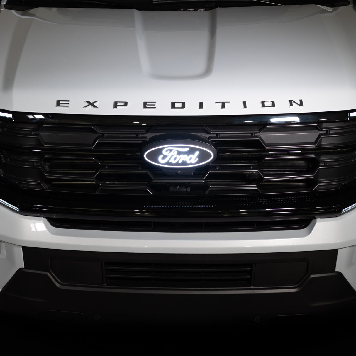 2025+ Ford Expedition Illuminated LED Grill Emblem Badge