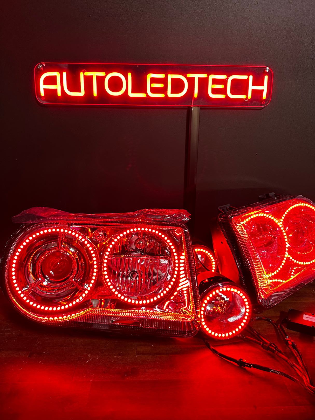 2005-2010 Chrysler 300C/SRT RGBW Flow Series Halo Headlights