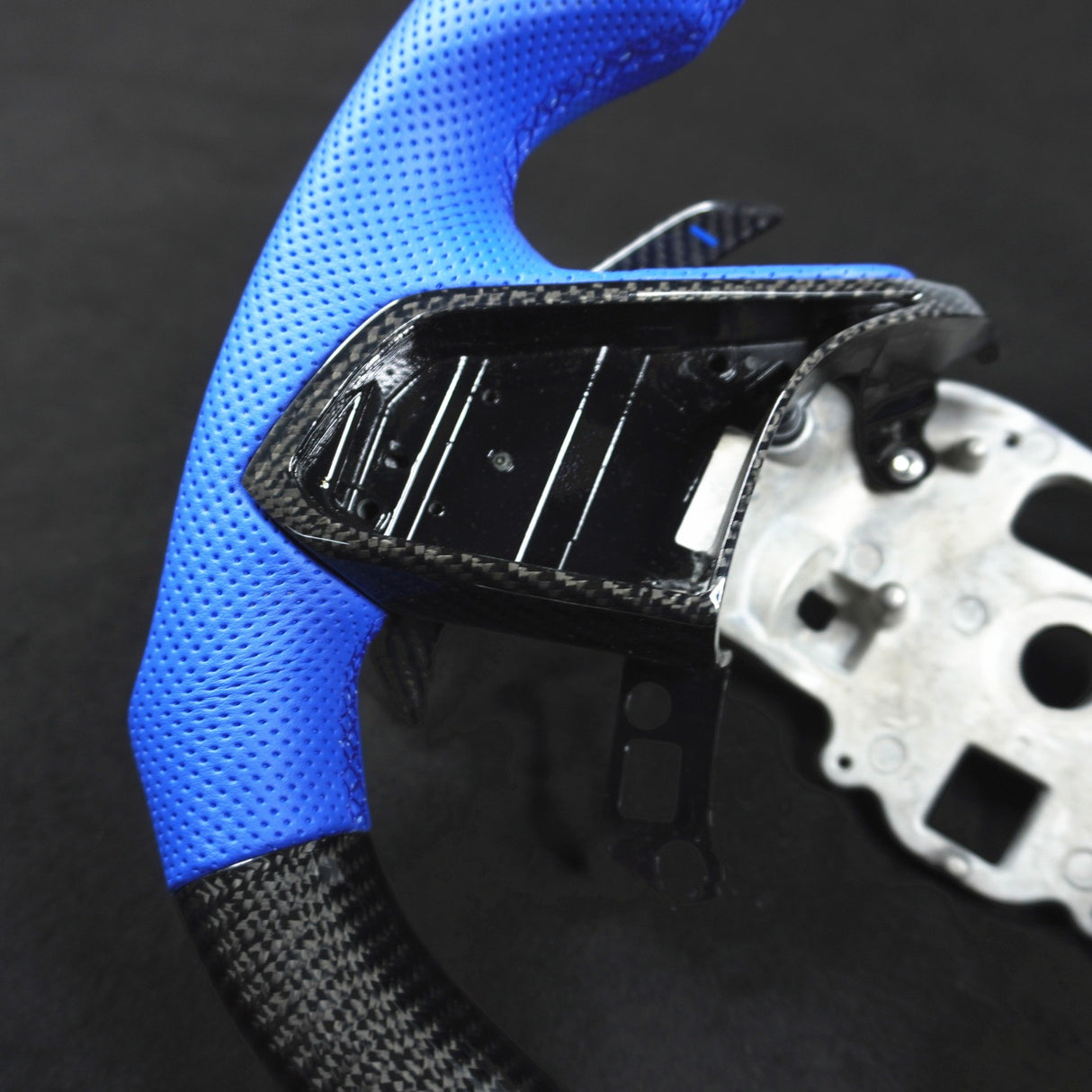 2020-2026+ Chevrolet C8 Corvette Custom Carbon Fiber Steering Wheel - AutoLEDTech.com