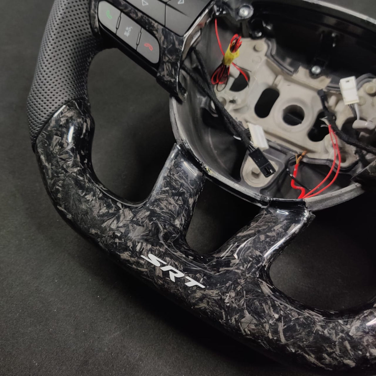 2015-2023 Dodge Charger Challenger Custom Carbon Fiber LED Steering Wheel - AutoLEDTech.com