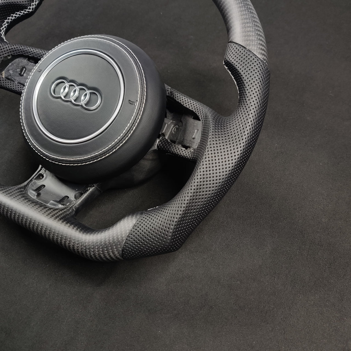 2014-2025 Jaguar F-Type F-Pace Custom Carbon Fiber Steering Wheel - AutoLEDTech.com