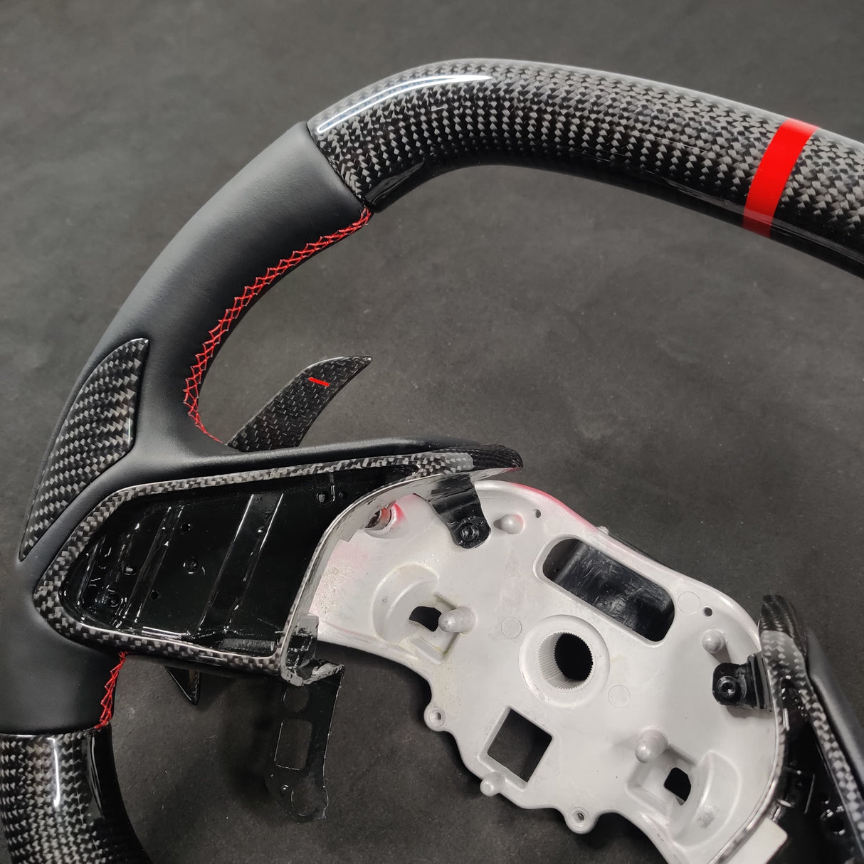 2020-2026+ Chevrolet C8 Corvette Custom Carbon Fiber Steering Wheel - AutoLEDTech.com