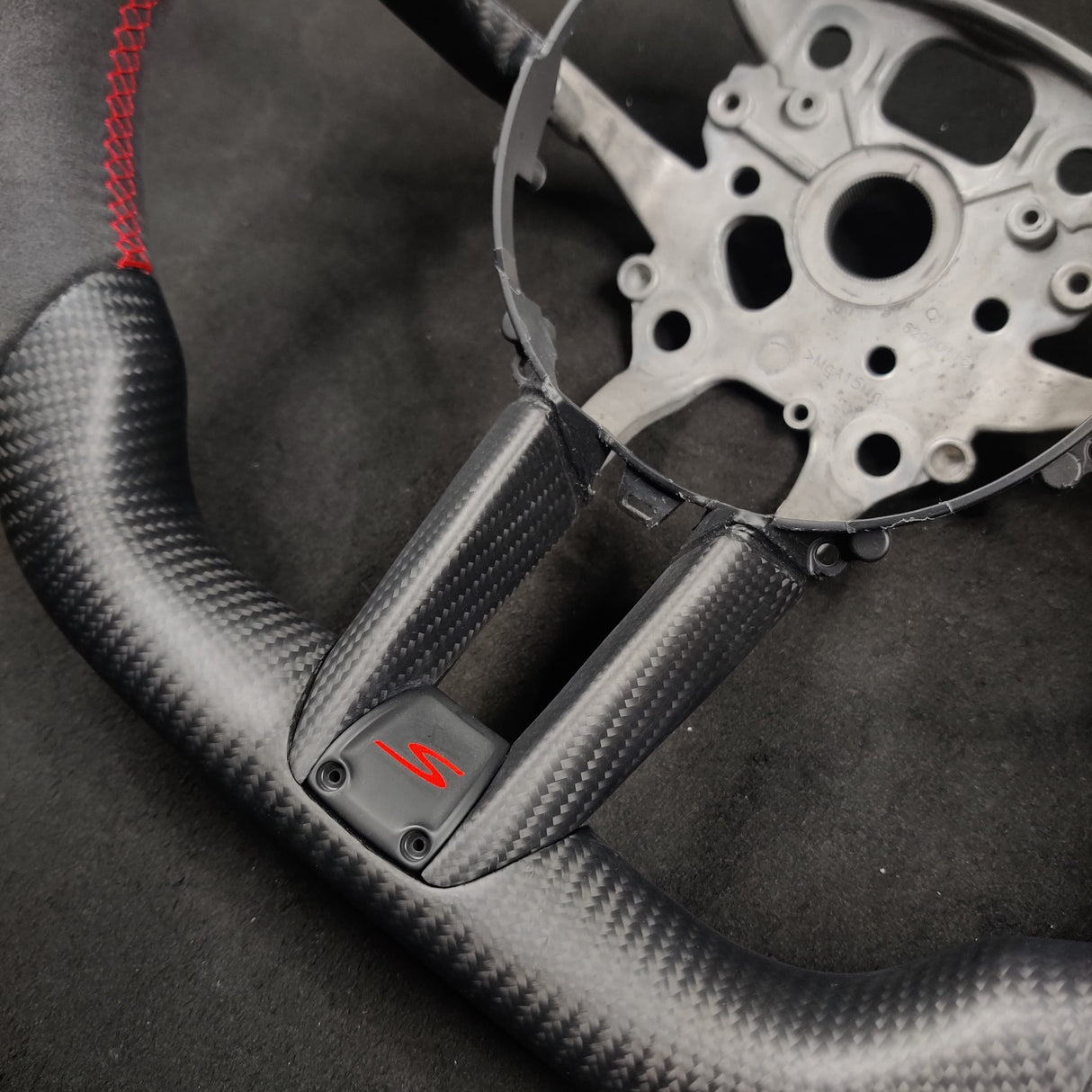 2020-2026+ Porsche 911 992 Custom Carbon Fiber Steering Wheel - AutoLEDTech.com