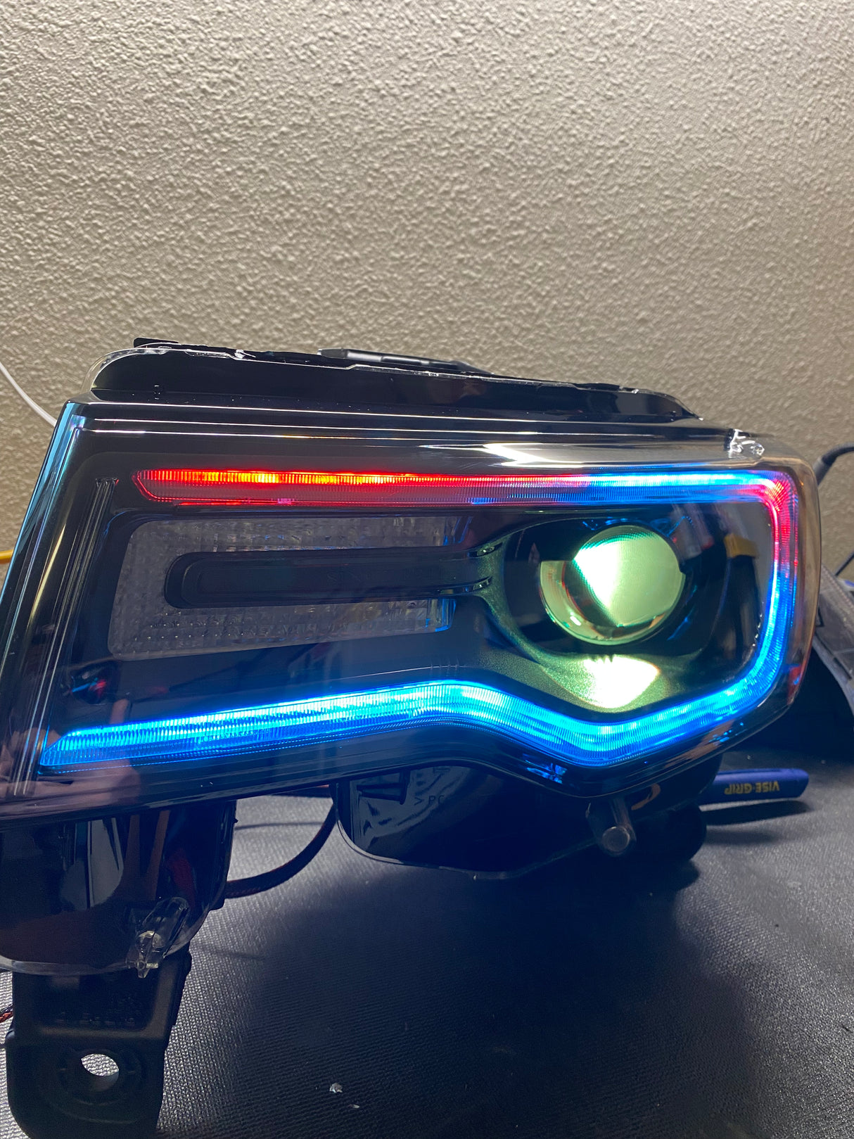 2011-2021 Jeep Grand Cherokee WK2 RGBW Color-Chasing LED DRL Replacement Headlights - Halogen to LED DRL HID Conversion LED headlight kit AutoLEDTech Oracle Lighting Trendz Flow Series RGBHaloKits OneUpLighting Morimoto