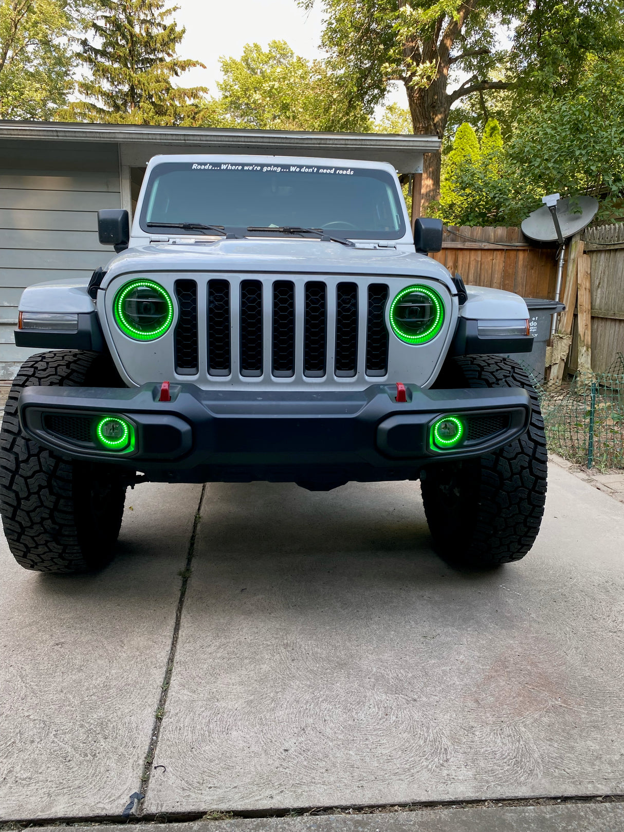 2018-2023+ Jeep Wrangler/Gladiator JL JT RGBW Color-Chasing Waterproof Exterior LED Halo Kit LED headlight kit AutoLEDTech Oracle Lighting Trendz Flow Series RGBHaloKits OneUpLighting Morimoto