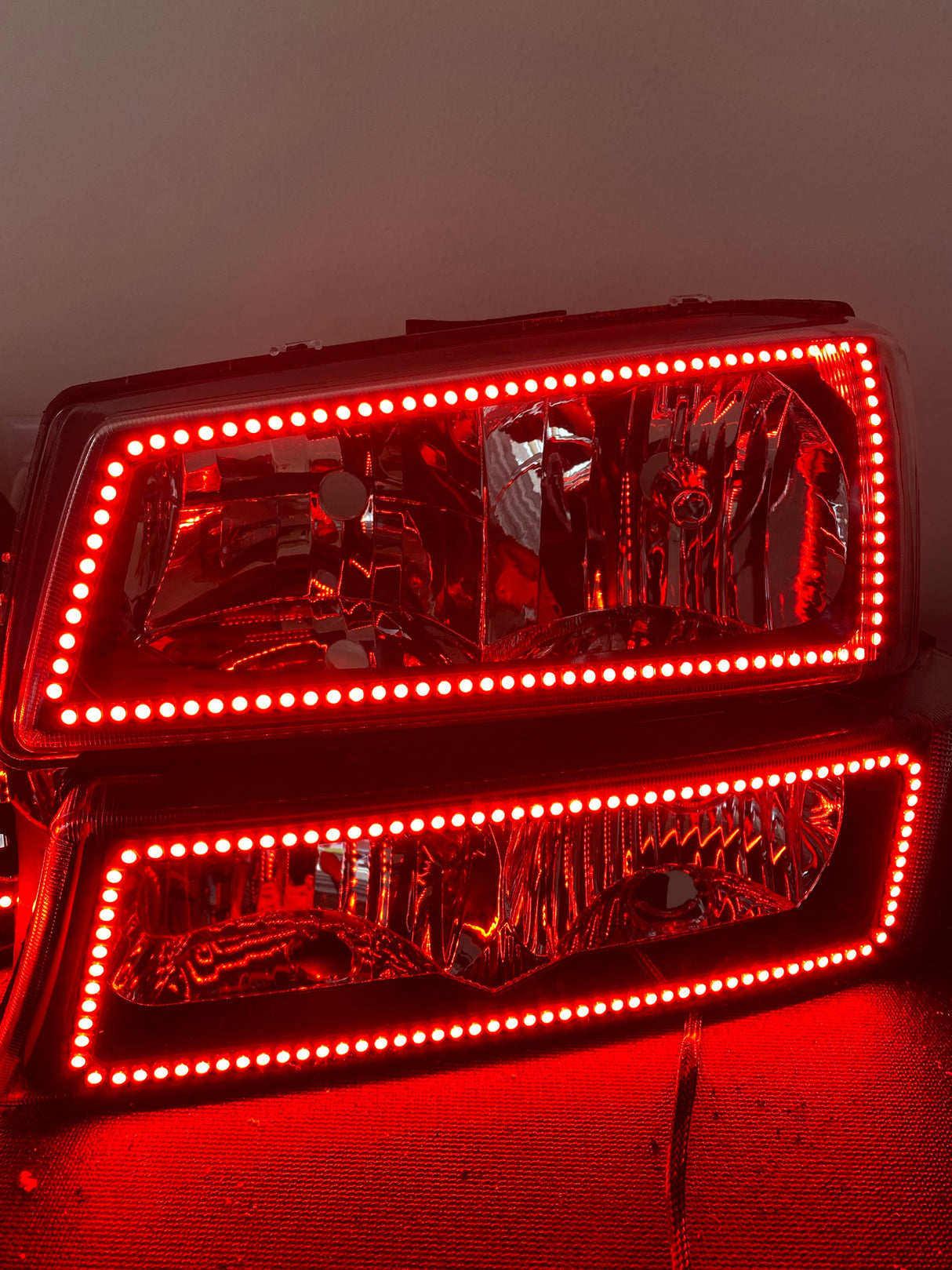 2003-2006 Chevrolet Silverado/Avalanche Prebuilt RGBW Color-Chasing LED Halo Headlights LED headlight kit AutoLEDTech Oracle Lighting Trendz Flow Series RGBHaloKits OneUpLighting Morimoto