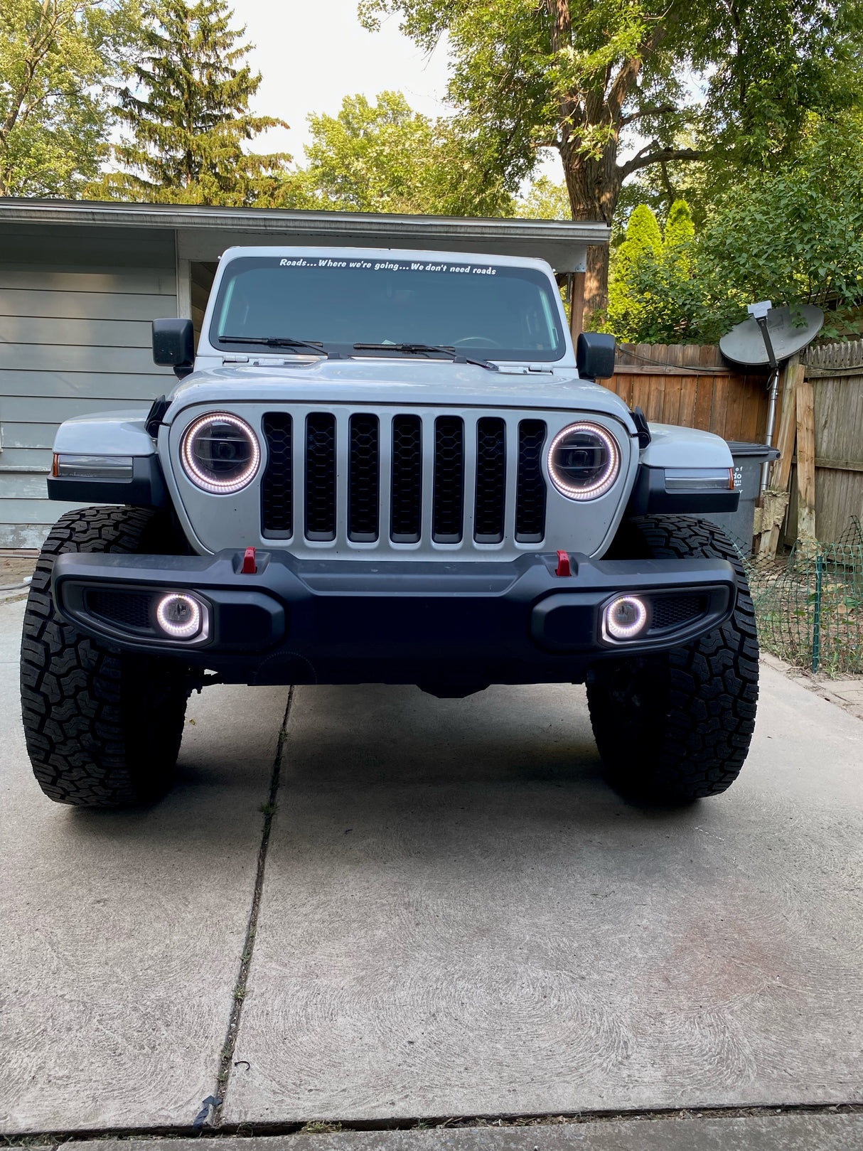 2018-2023+ Jeep Wrangler/Gladiator JL JT RGBW Color-Chasing Waterproof Exterior LED Halo Kit LED headlight kit AutoLEDTech Oracle Lighting Trendz Flow Series RGBHaloKits OneUpLighting Morimoto
