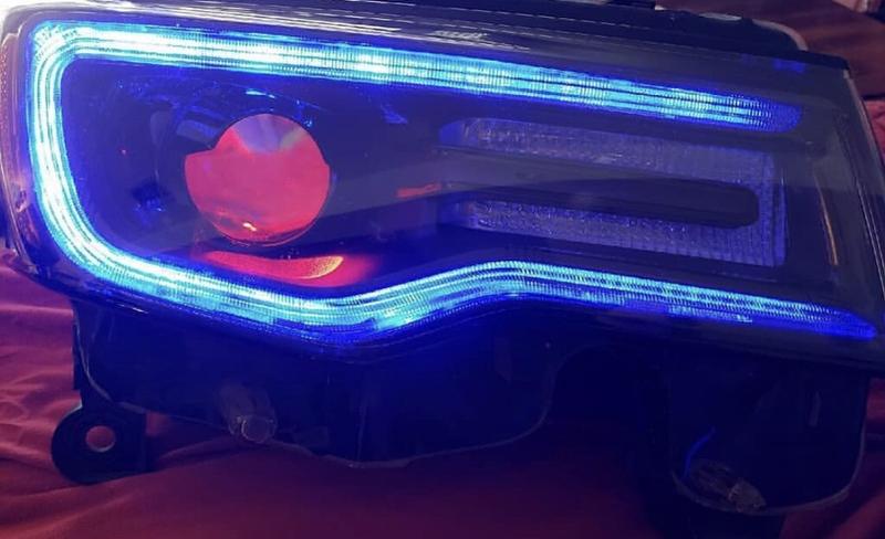 2011-2021 Jeep Grand Cherokee WK2 RGBW Color-Chasing LED DRL Replacement Headlights - Halogen to LED DRL HID Conversion LED headlight kit AutoLEDTech Oracle Lighting Trendz Flow Series RGBHaloKits OneUpLighting Morimoto