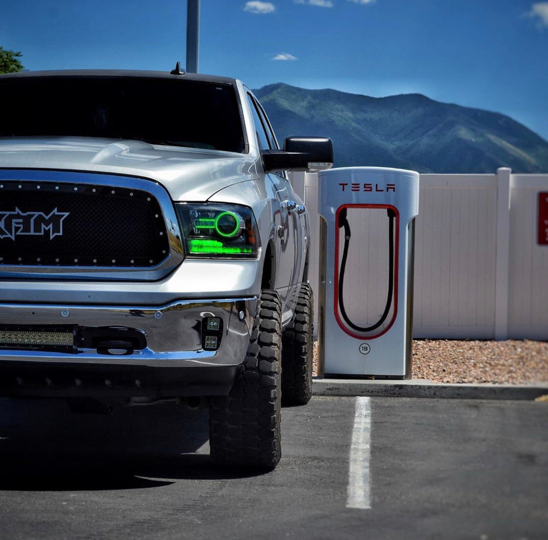 2009-2018 Dodge Ram 1500 2500 RGBW Color-Chasing LED Halo DRL Prebuilt Headlights LED headlight kit AutoLEDTech Oracle Lighting Trendz Flow Series RGBHaloKits OneUpLighting Morimoto