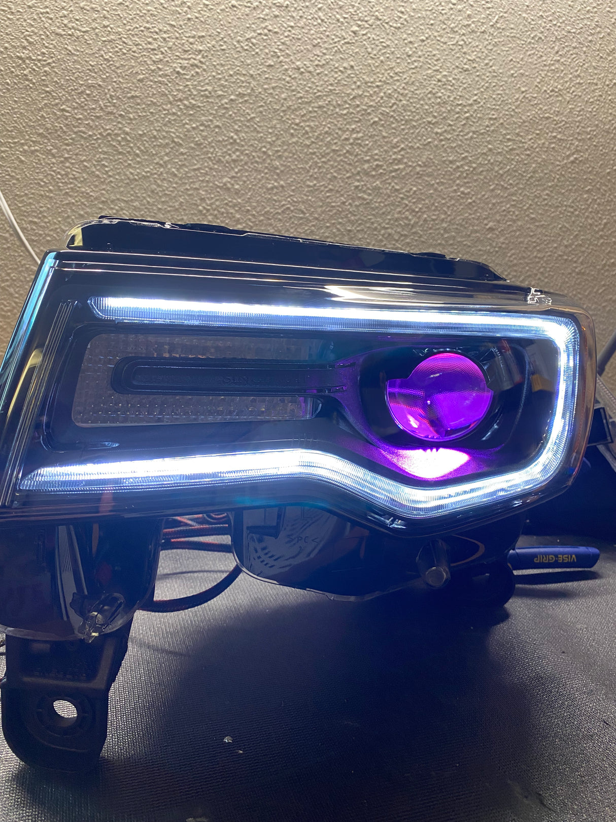 2011-2021 Jeep Grand Cherokee WK2 RGBW Color-Chasing LED DRL Replacement Headlights - Halogen to LED DRL HID Conversion LED headlight kit AutoLEDTech Oracle Lighting Trendz Flow Series RGBHaloKits OneUpLighting Morimoto