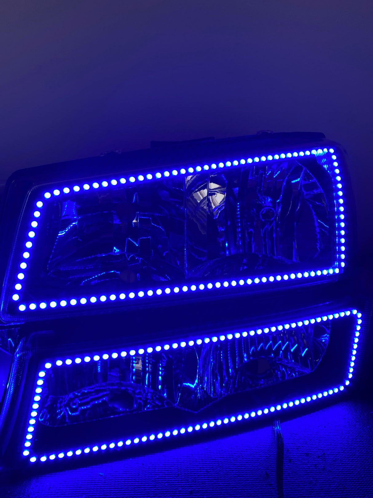 2003-2006 Chevrolet Silverado/Avalanche Prebuilt RGBW Color-Chasing LED Halo Headlights LED headlight kit AutoLEDTech Oracle Lighting Trendz Flow Series RGBHaloKits OneUpLighting Morimoto