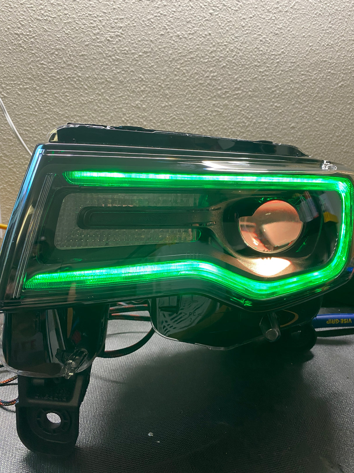 2011-2021 Jeep Grand Cherokee WK2 RGBW Color-Chasing LED DRL Replacement Headlights - Halogen to LED DRL HID Conversion LED headlight kit AutoLEDTech Oracle Lighting Trendz Flow Series RGBHaloKits OneUpLighting Morimoto