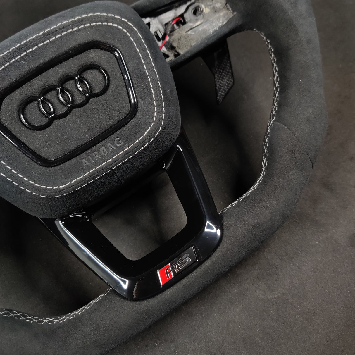 2015-2026+ Audi Q3/Q5/Q7/Q8 Custom Carbon Fiber Steering Wheel - AutoLEDTech.com
