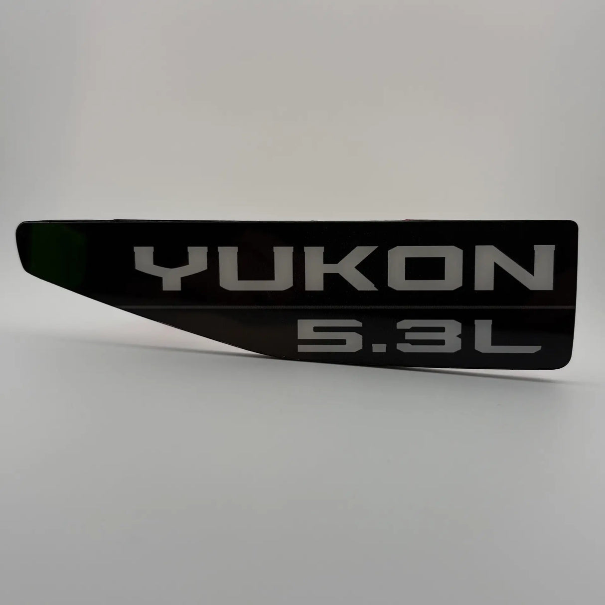 2021-2027 GMC Yukon Illuminated Fender Badge - AutoLEDTech.com