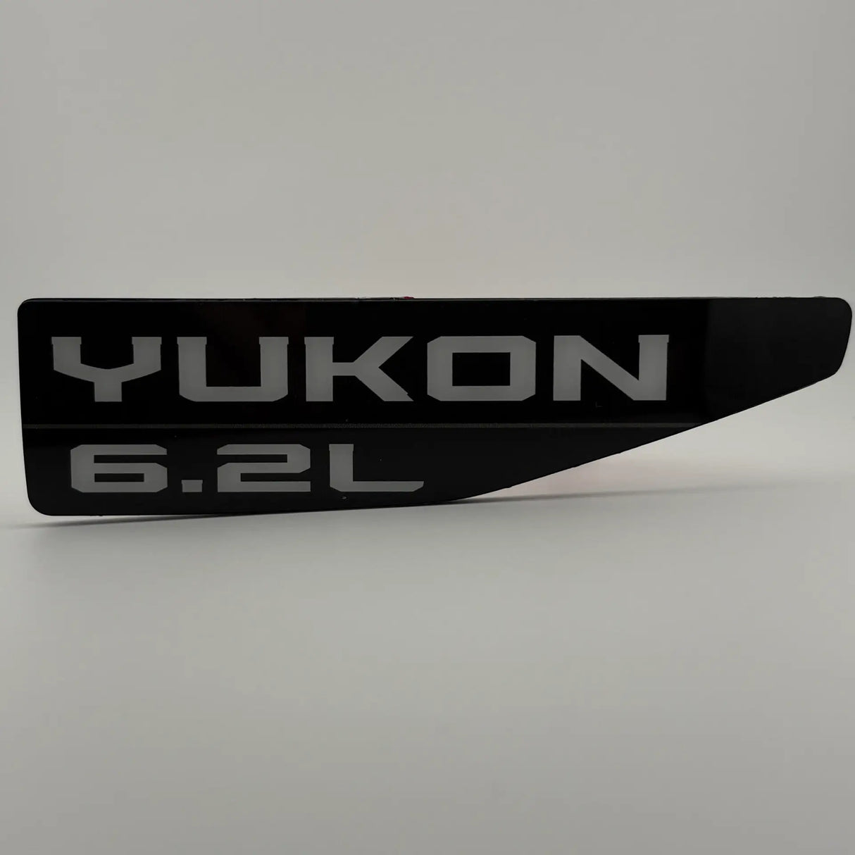 2021-2027 GMC Yukon Illuminated Fender Badge - AutoLEDTech.com