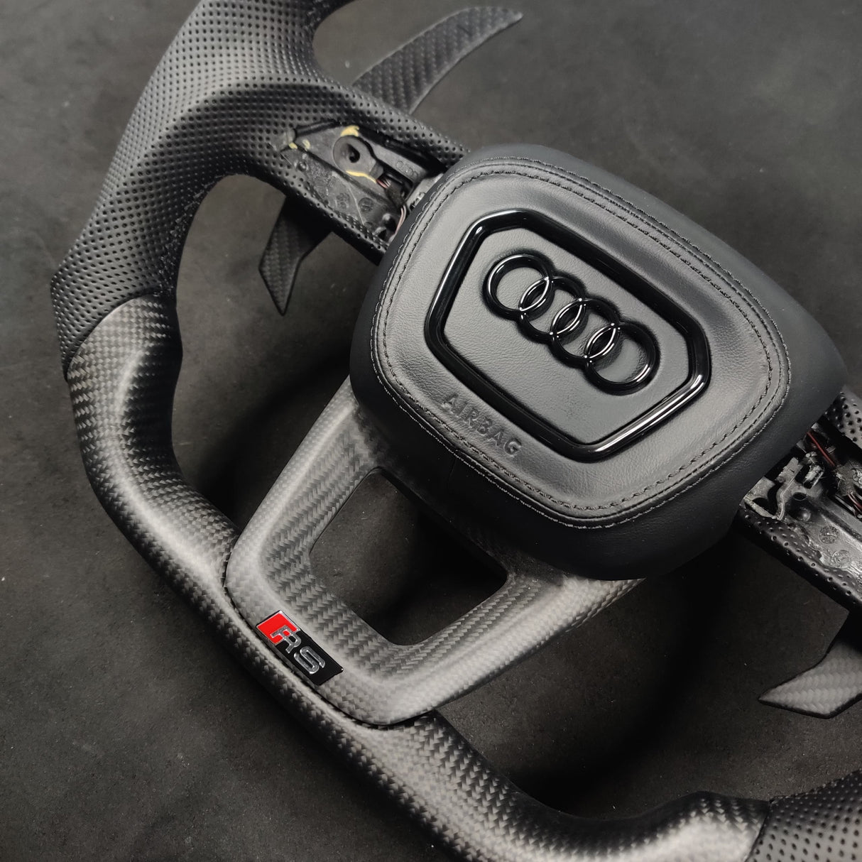 2015-2024 Audi Q3/Q5/Q7/Q8 Custom Carbon Fiber Steering Wheel