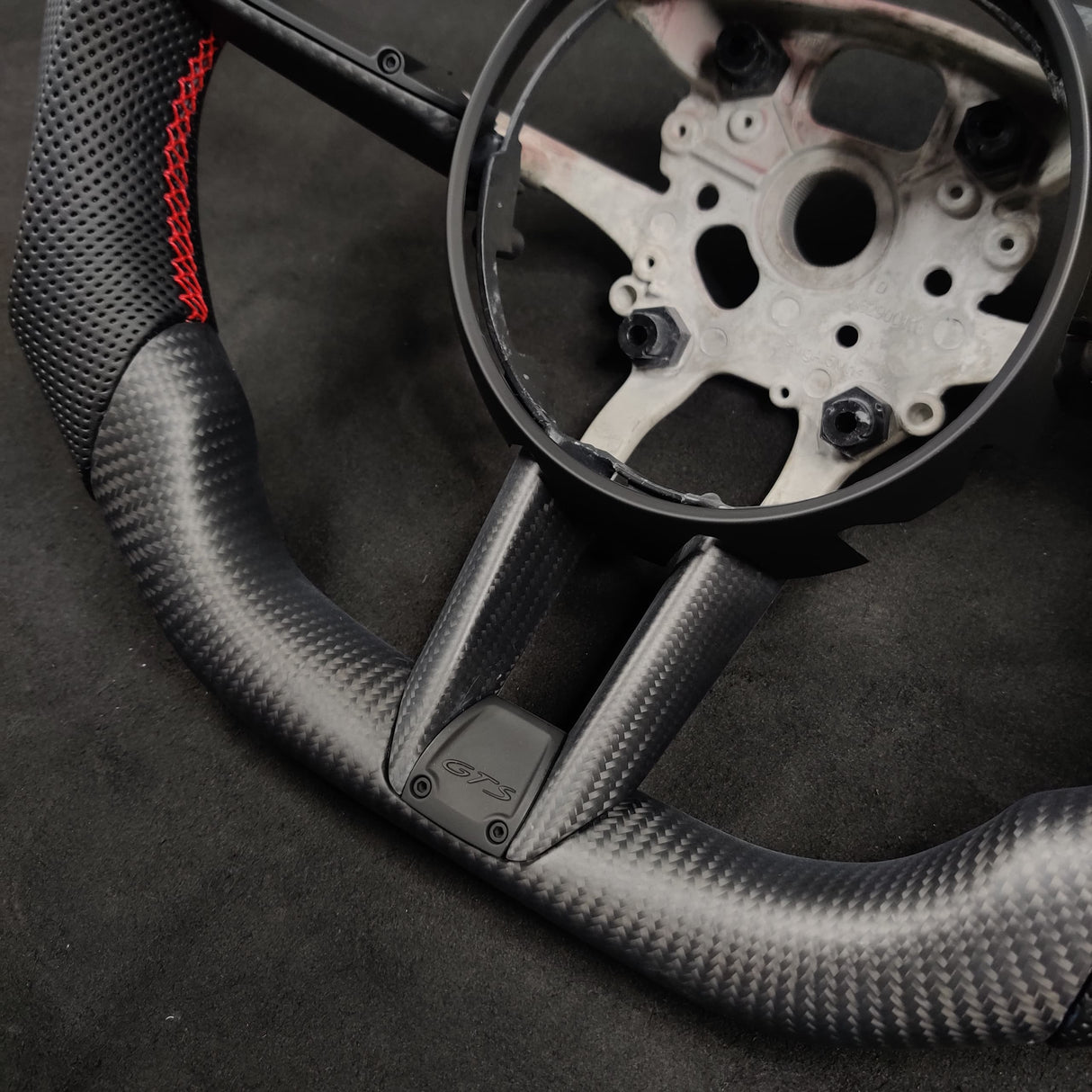 2020+ Porsche 911 992 Custom Carbon Fiber Steering Wheel