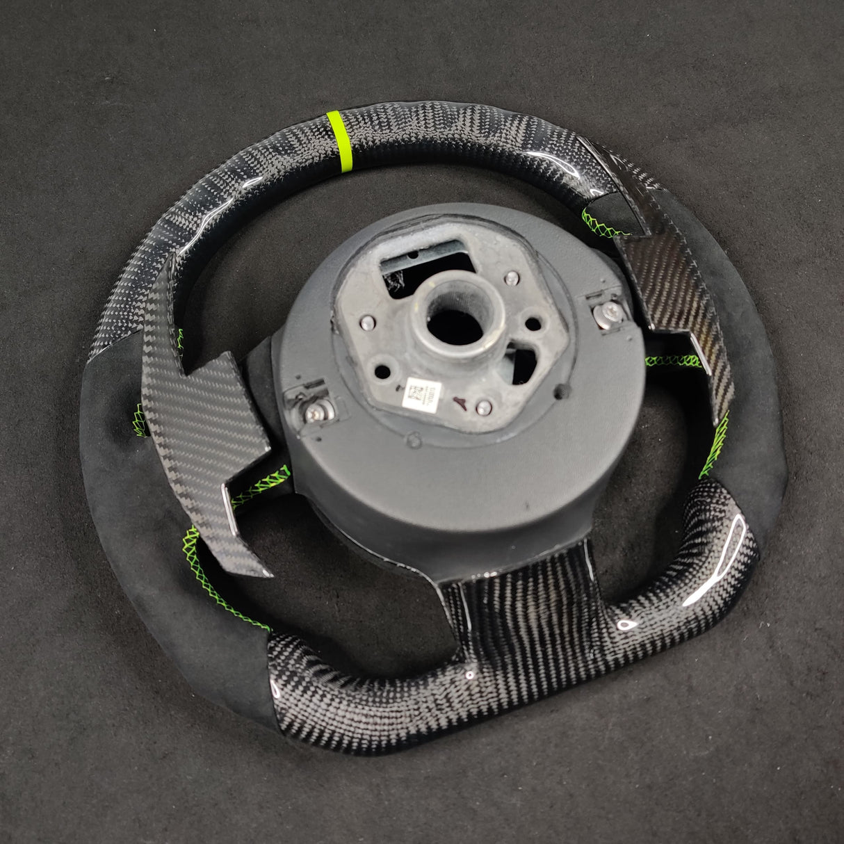 2006-2015 Audi R8/TT Custom Carbon Fiber Steering Wheel - AutoLEDTech.com