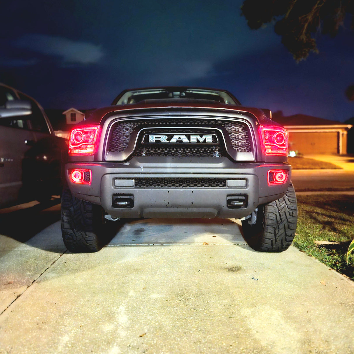 2013-2018 Dodge Ram 1500 2500 RGBW Flow Series LED Halo Kit (Projector Outline)