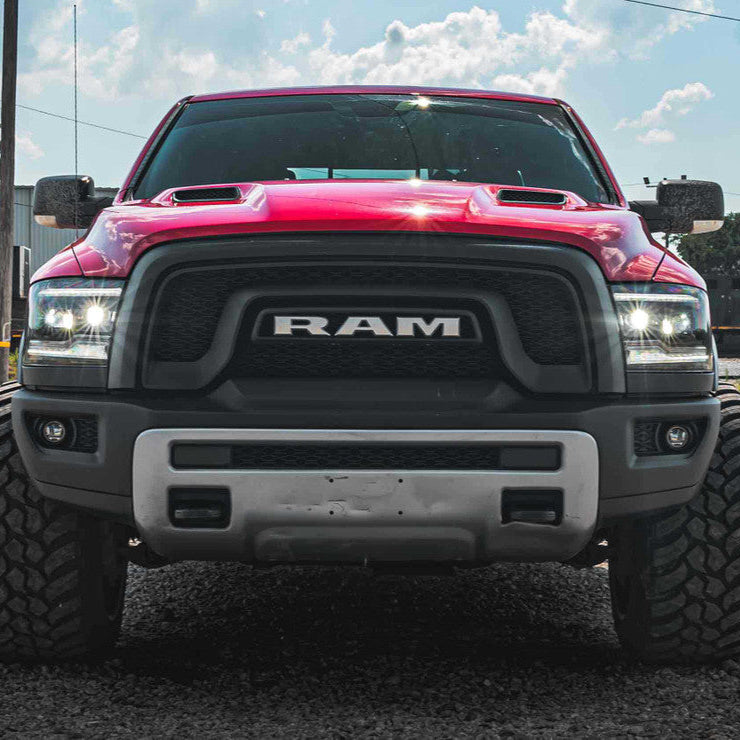 幅広type ZMAUTOPARTS 2009-2018用Dodge Ram DRL LED Halo Blackプロジェクターヘッドライト、6.25インチ青色LED  DRLライト付き