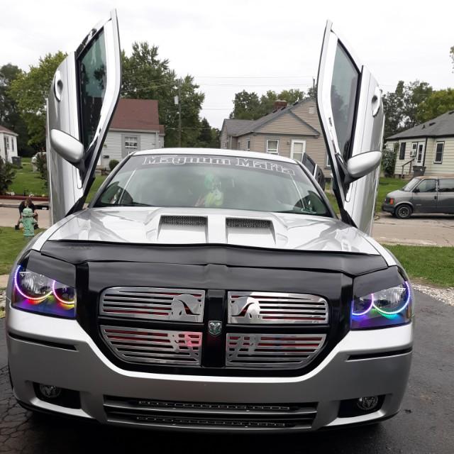 2005-2008 Dodge Magnum RGBW Color-Chasing LED Halo Kit LED headlight kit AutoLEDTech Oracle Lighting Trendz Flow Series RGBHaloKits OneUpLighting Morimoto